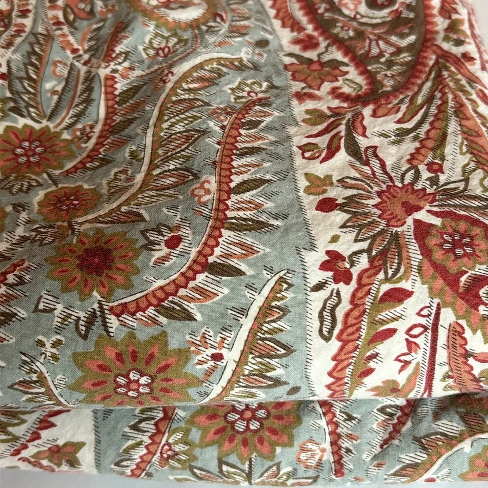 Pottery Barn FULL/QUEEN DUVET PAISLEY RED CREAM AND BLUE 2 Euro Shams
